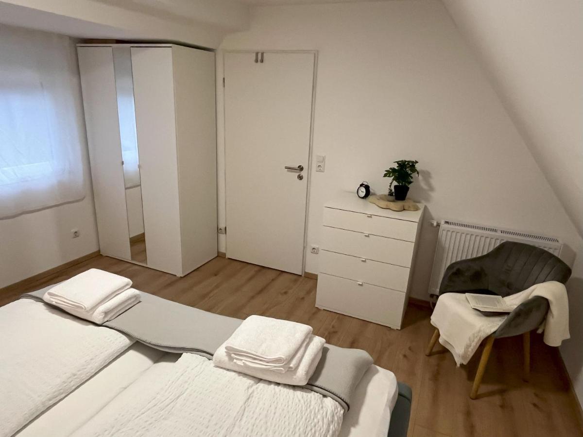 Appartement Phantasialand, Therme, Koeln, Bonn, Arbeitsplatz, Baeckerei Um Ecke *